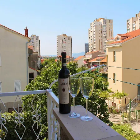 Apartament Katija *